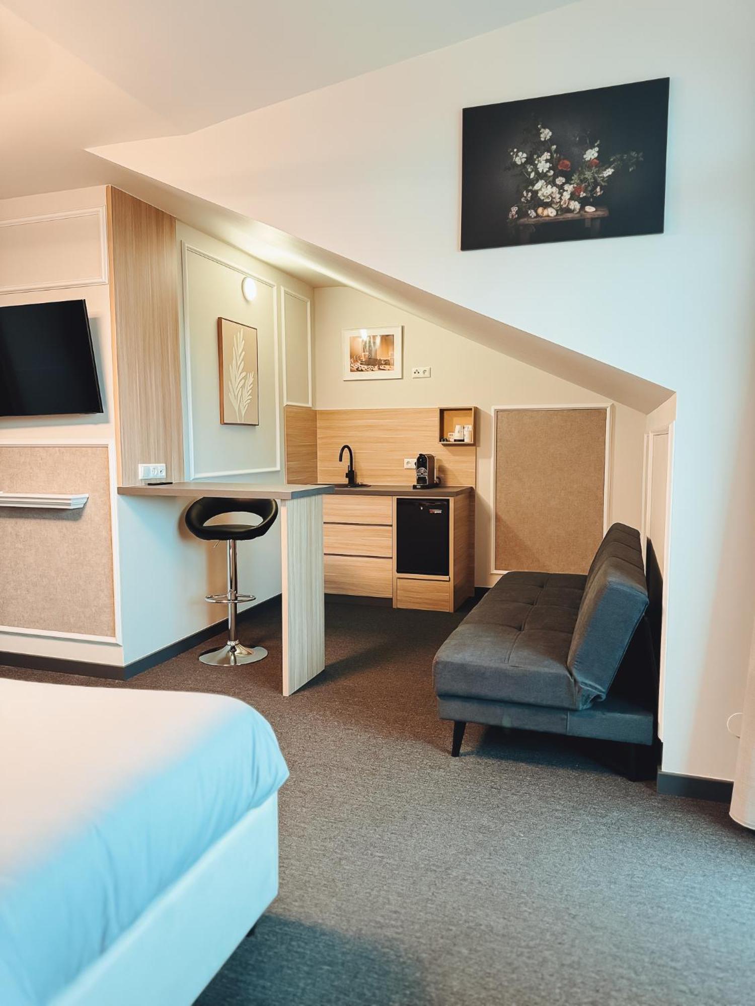 F Hotel 24H Check-In Horsching ภายนอก รูปภาพ