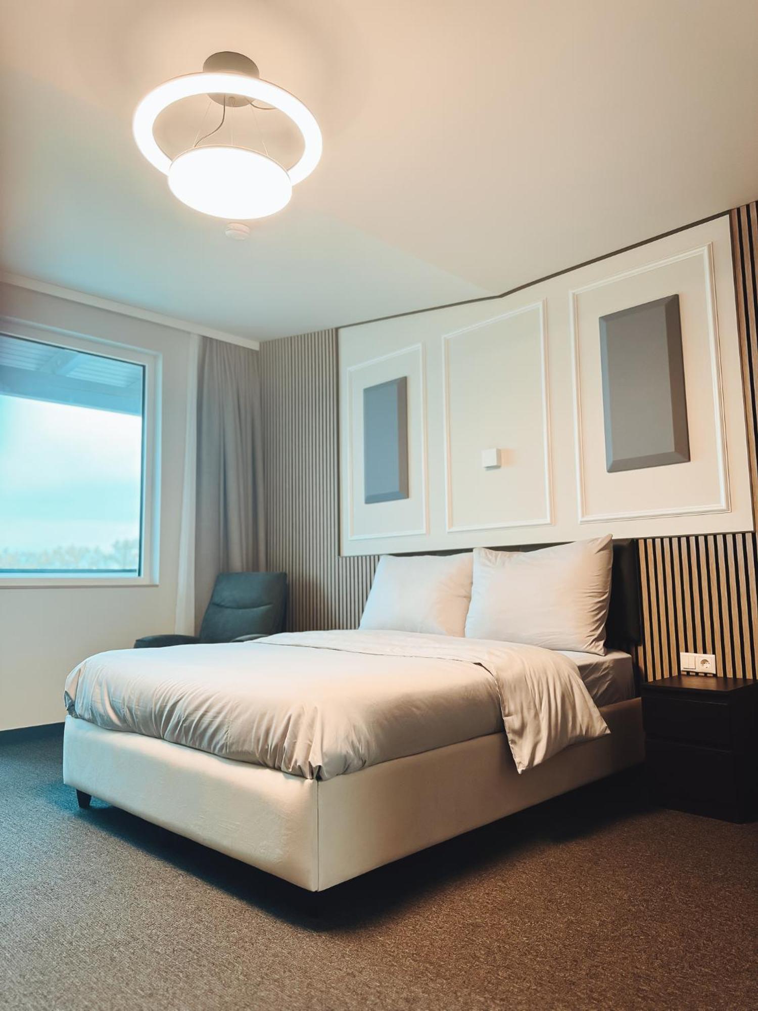 F Hotel 24H Check-In Horsching ภายนอก รูปภาพ
