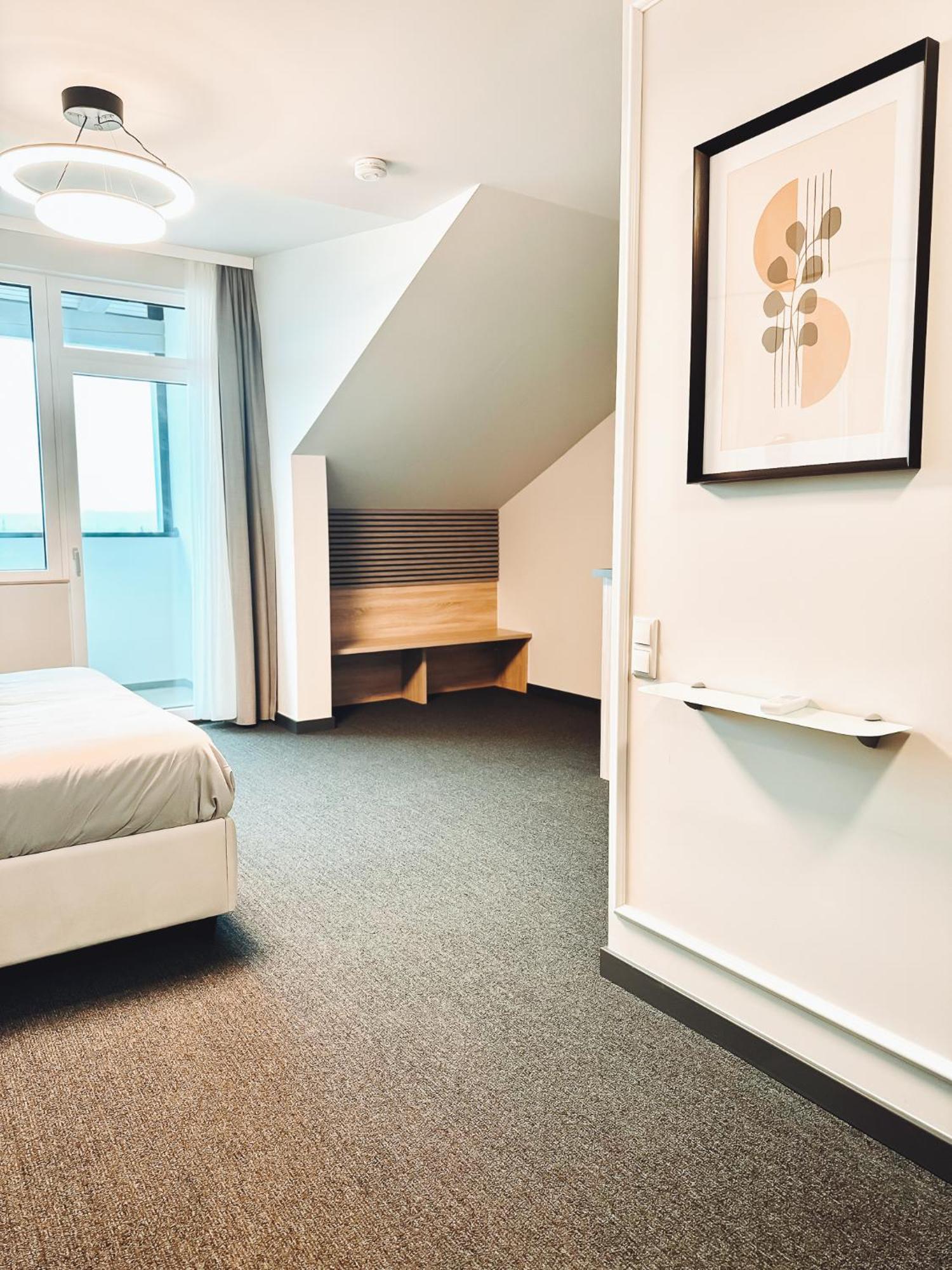 F Hotel 24H Check-In Horsching ภายนอก รูปภาพ