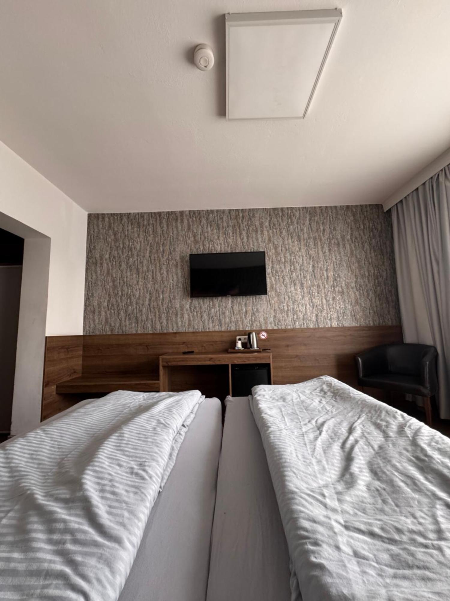 F Hotel 24H Check-In Horsching ภายนอก รูปภาพ